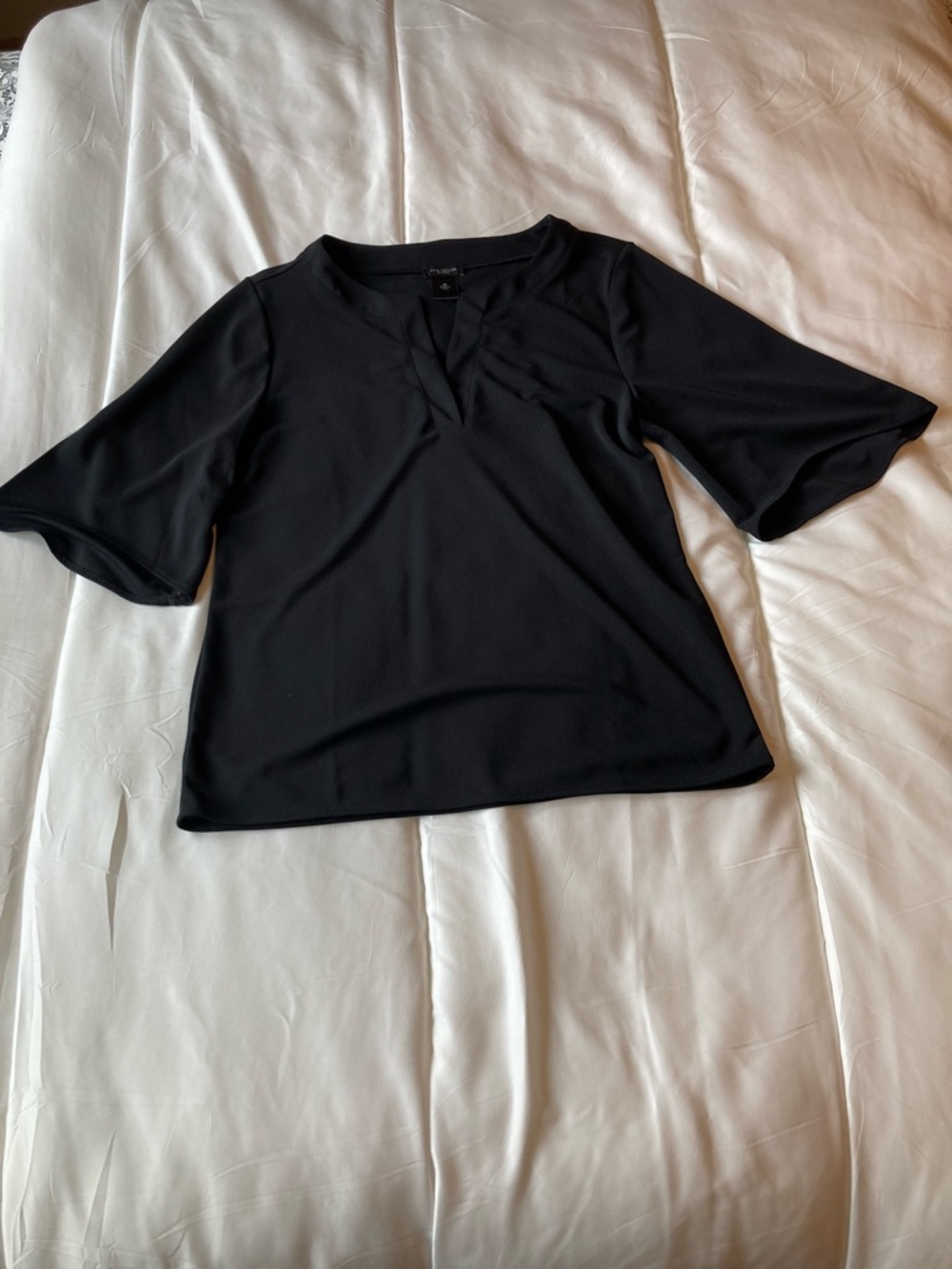 Ann Taylor Split V-Neck Top Blouse - Black & Elbow length Sleeve - XS